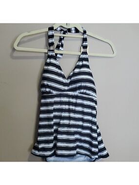 Liz Claiborne tankini top size large